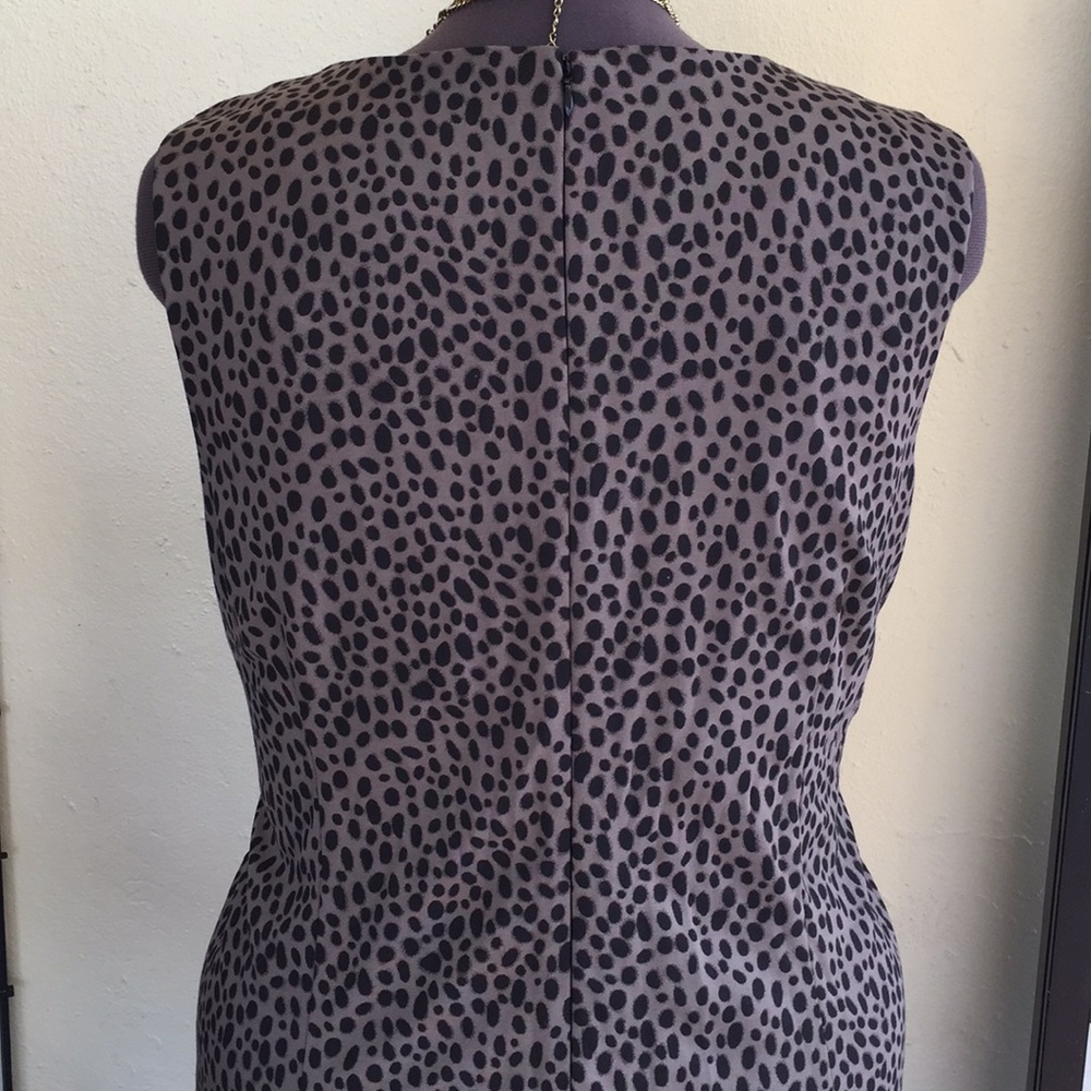 Chic Work Dress - Picture 5 of 11